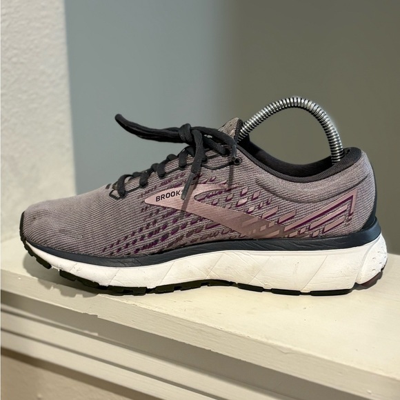 Brooks Ghost 13 Running Shoes Womens Size 7.5 Gray Pink Comfort Cushion Sneakers - Picture 3 of 12